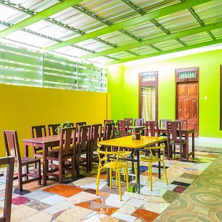 Super Oyo 1682 Greenia Hotel Kupang  Eksteriør billede