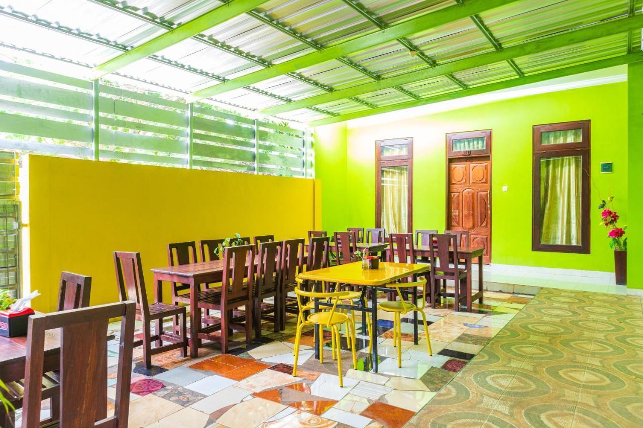 Super Oyo 1682 Greenia Hotel Kupang  Eksteriør billede